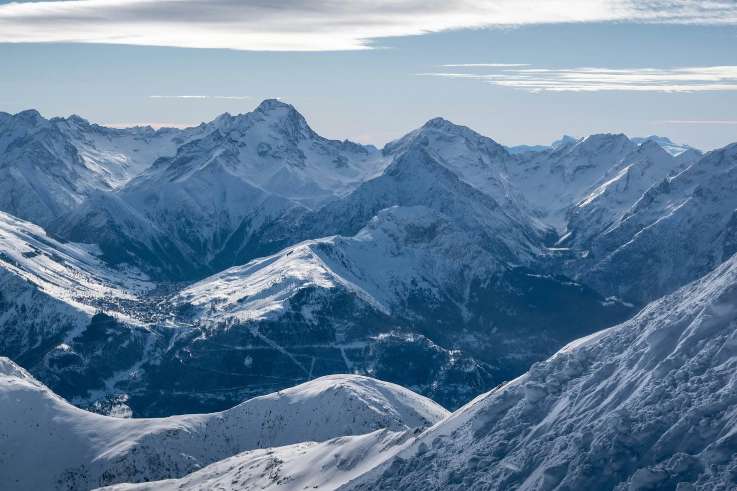 Vue panoramique sur la vallée de l'Alpe d'Huez